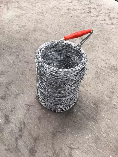 Venda quente de arame farpado galvanizado ou revestido de PVC para cerca